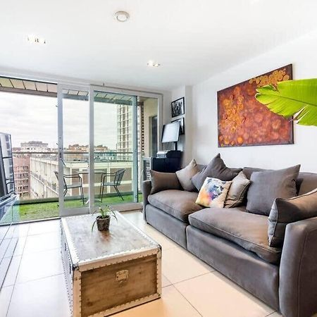 1 Bedroom Penthouse Flat In East Лондон Экстерьер фото